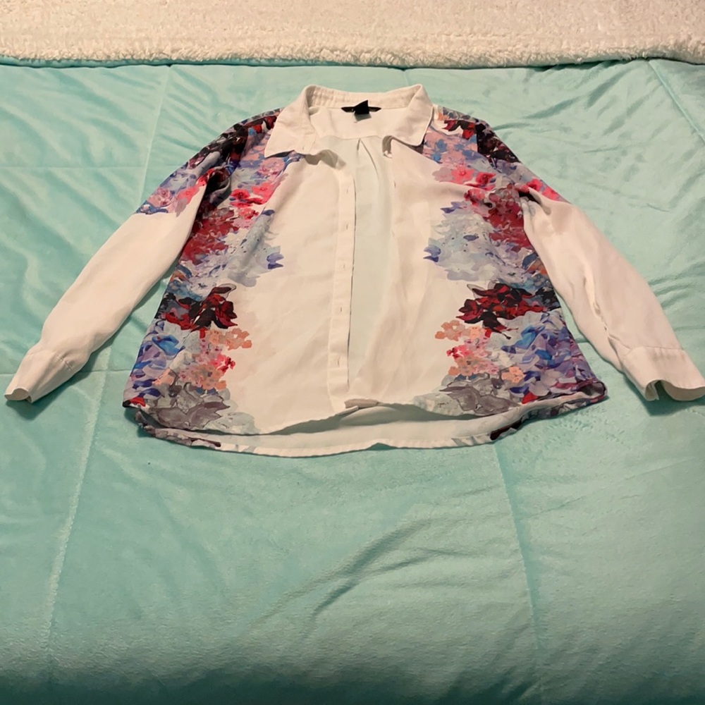 Long sleeve floral blouse.